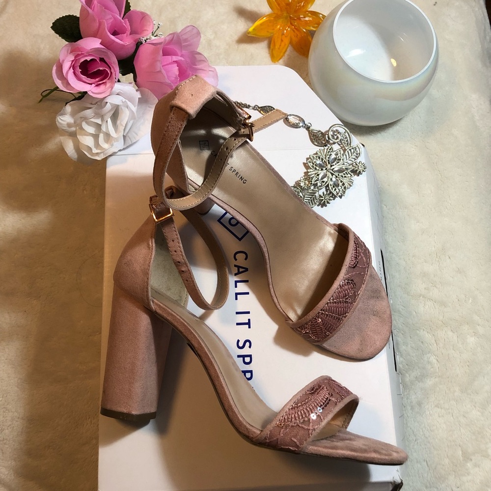 😍😍 super cute block heels!!! 🥰